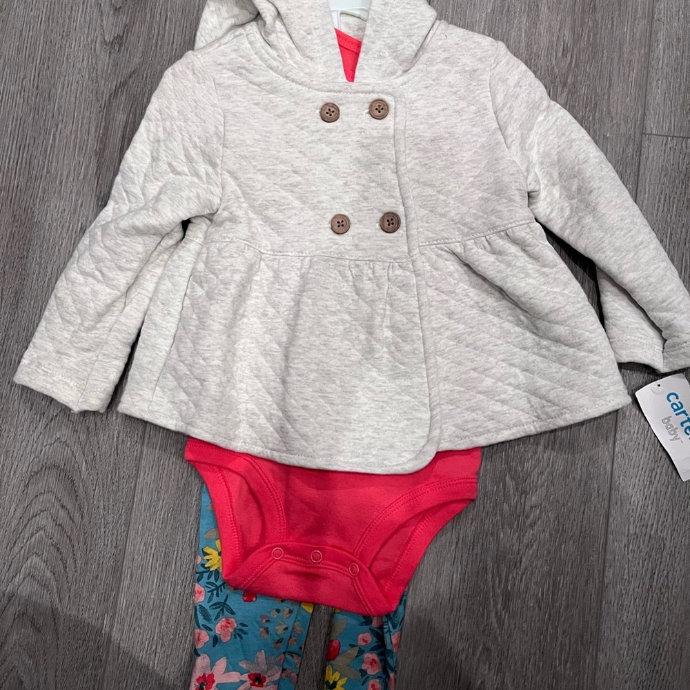 Carter’s 18 month 3 piece outfit